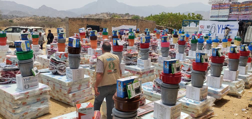 توزيع حقائب المواد غير الغذائية للأسر النازحة في مديرية وشحة – محافظة حجة