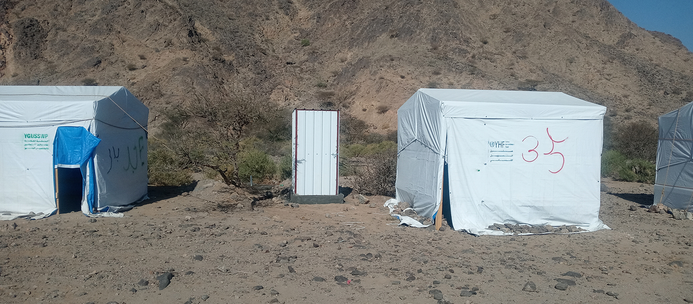 الانتهاء من مشروع تنفيذ تركيب 80 حماما بمخيمات مديرية صرواح بمحافظة مأرب