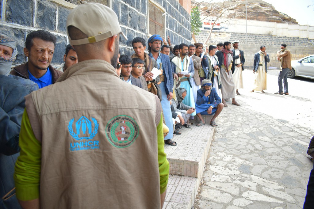 توزيع (مواد غير غذائية NFIs ) للنازحين في ” مديرية بني حشيش – محافظة صنعاء “