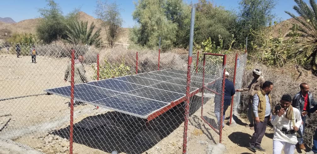 تسليم مشروع تأهيل 8 آبار وتزويدها بنظام إمدادات المياه في مخيمات مديرية صرواح بمحافظة مأرب